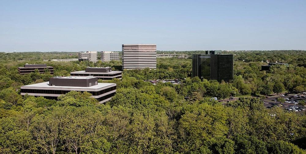 Doubletree By Hilton Kansas City - Overland Park Exterior photo