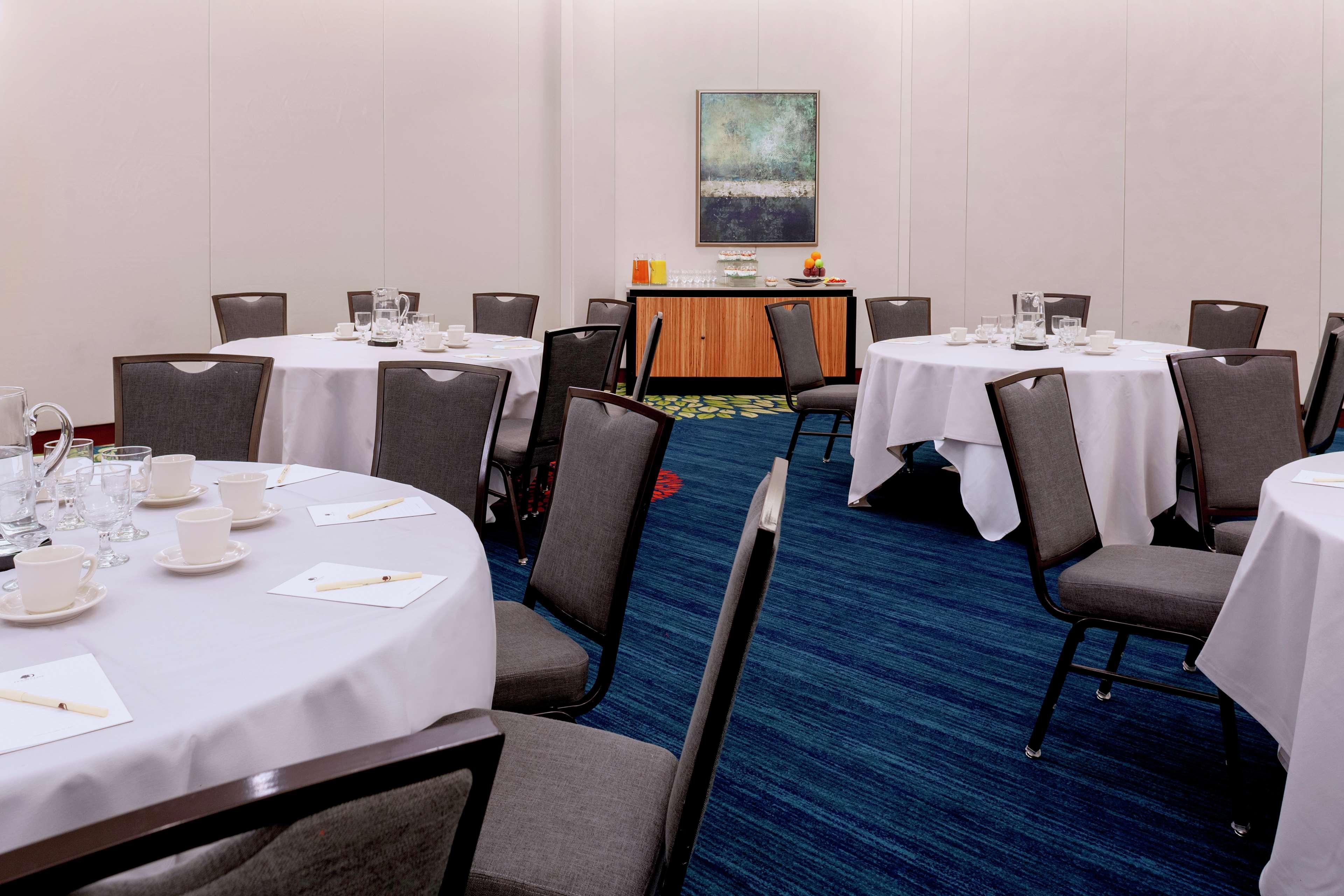 Doubletree By Hilton Kansas City - Overland Park Exterior photo