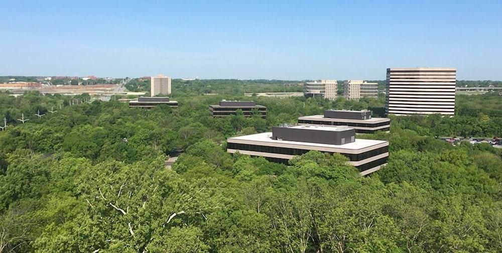 Doubletree By Hilton Kansas City - Overland Park Exterior photo