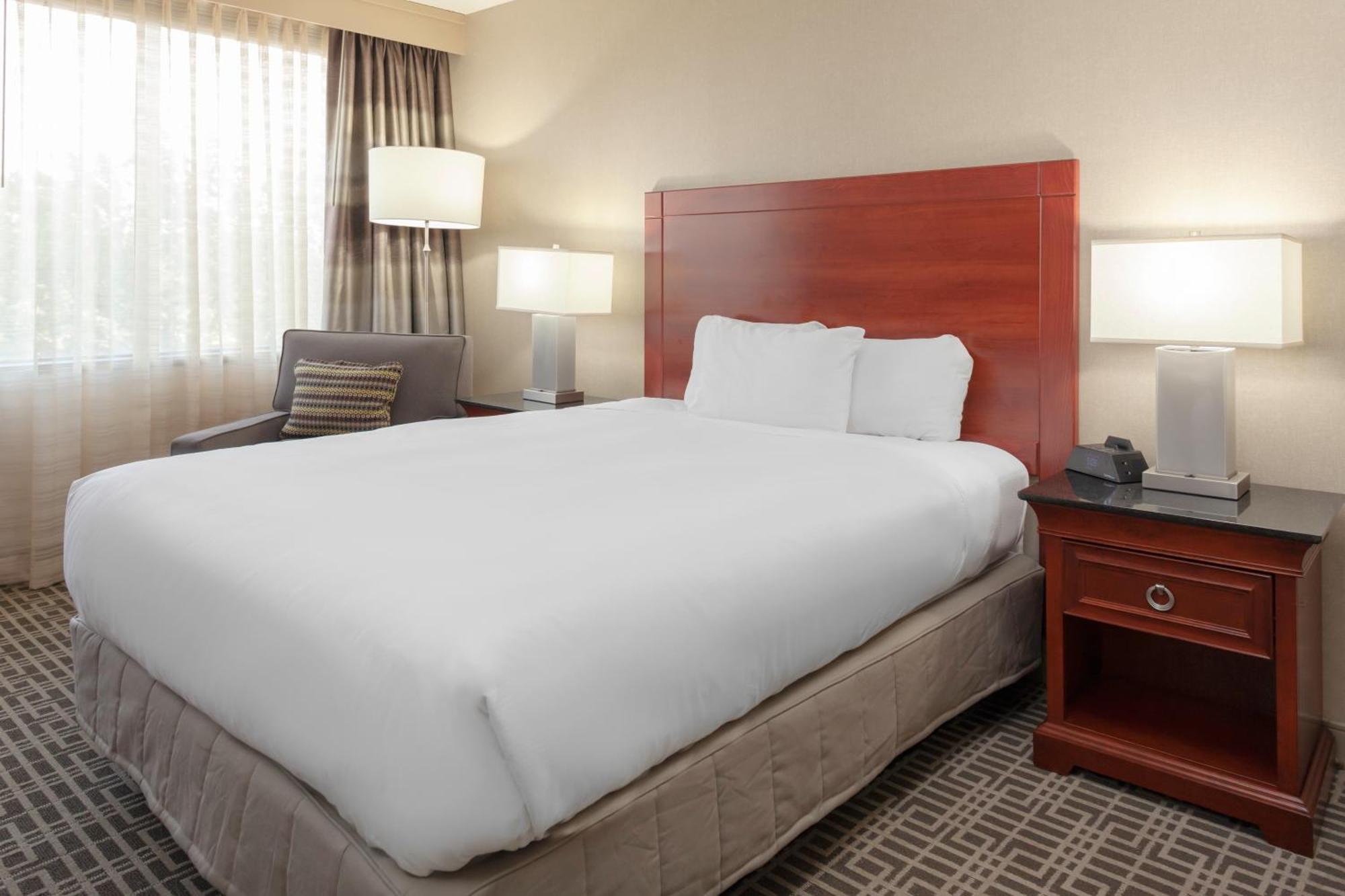 Doubletree By Hilton Kansas City - Overland Park Exterior photo