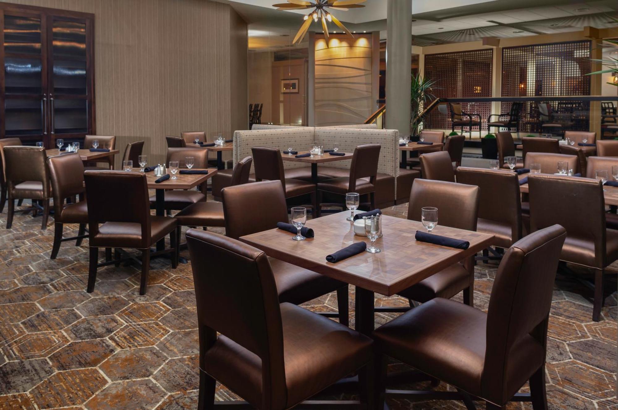 Doubletree By Hilton Kansas City - Overland Park Exterior photo